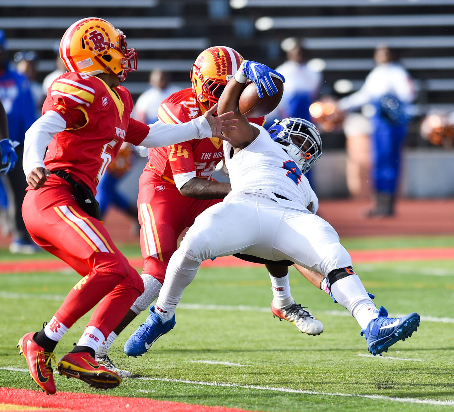 110919-mda-spt-rocky-football-035a.jpg